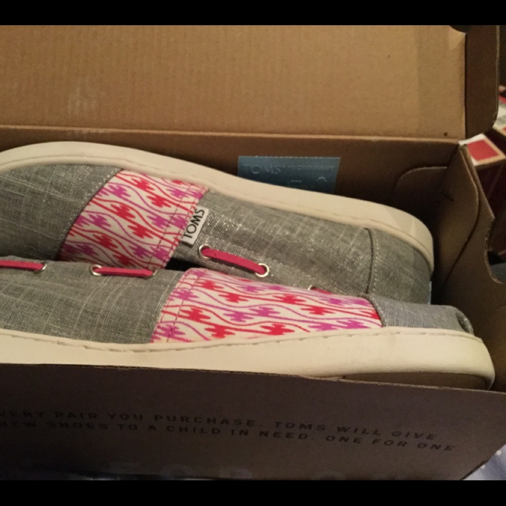 PINK & SILVER TOMS BIMINI SILVER BURLAP SERAPE NEW - Picture 5 of 6